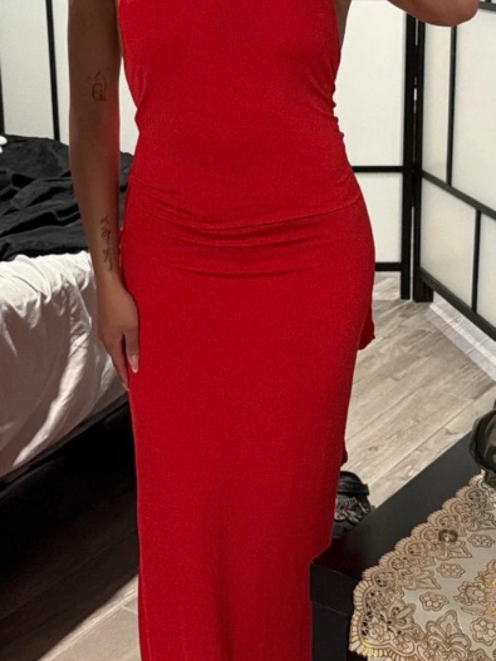 Sleek Red Maxi Dress with Smooth Silhouette